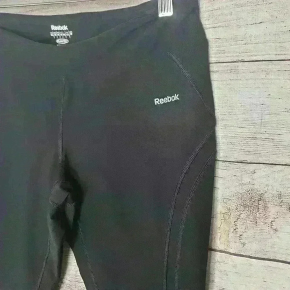 Reebok women's black capri length leggings size medium - Picture 3 of 9